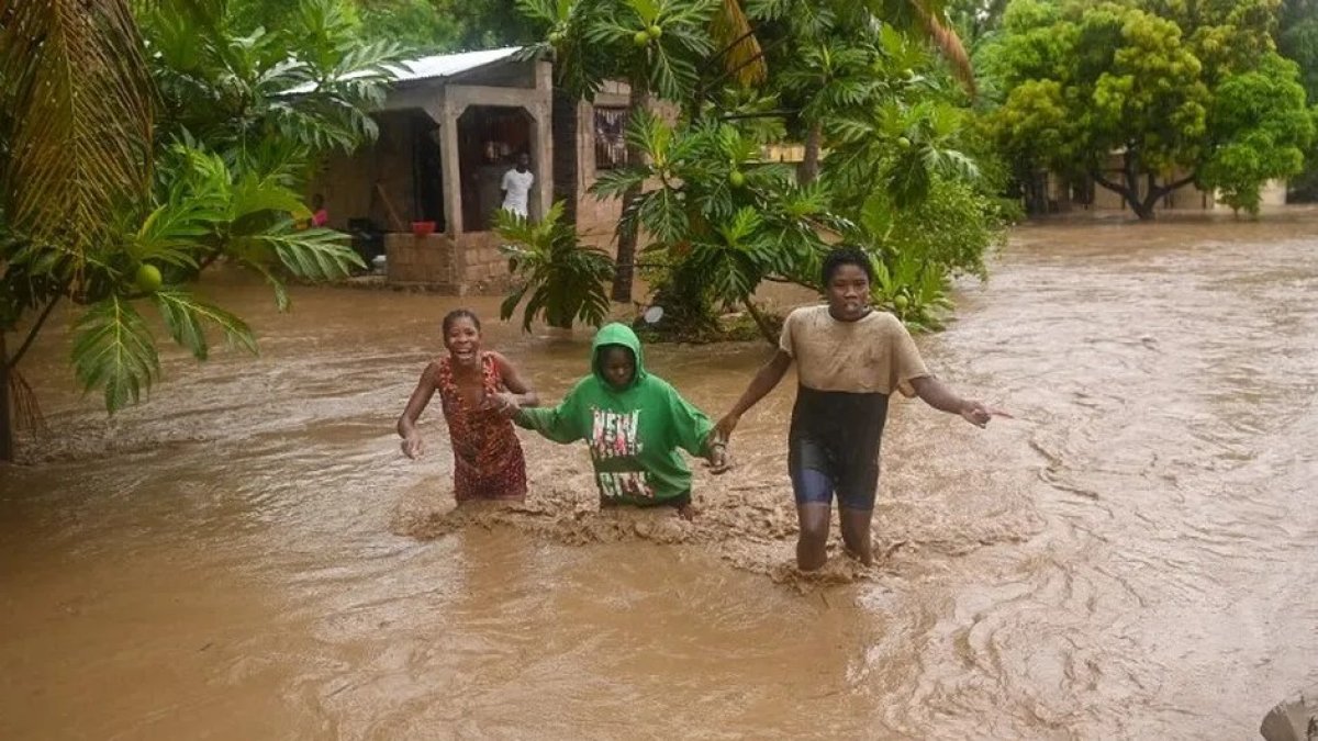 Miles de personas ha sido desplazadas por el temporal