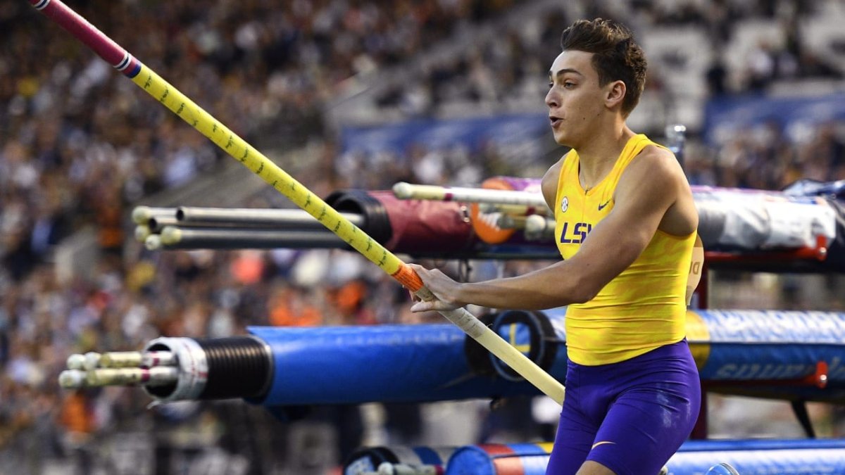 Armand Duplantis lidera el ranking mundial de salto con pértiga.