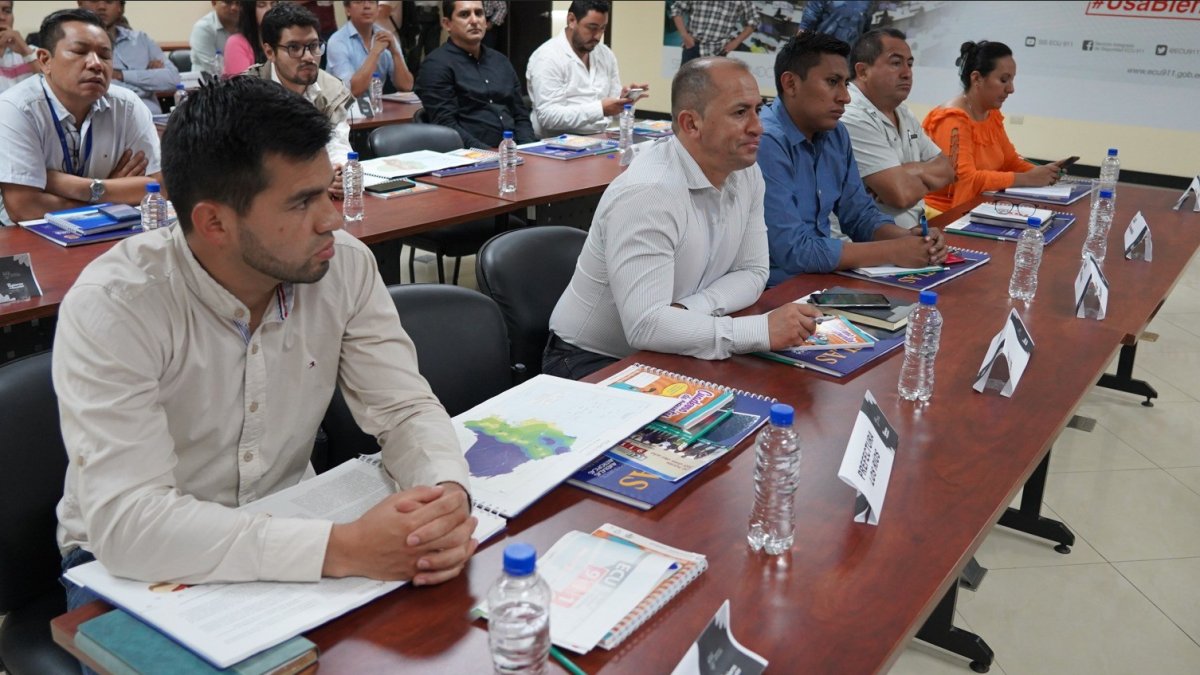 Reunión. Gestión de Riesgos conversó con prefectos y alcaldes sobre el fenómeno de EL Niño.