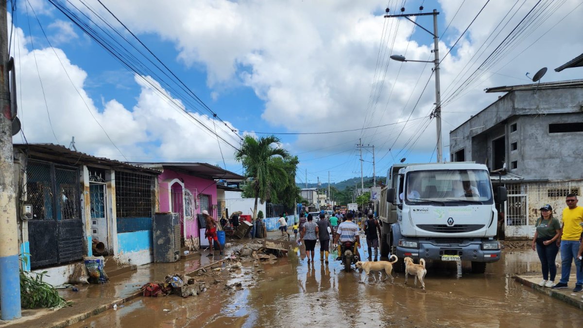 Los habitantes de este sector perdieron muchos de sus enseres y electrodomésticos tras el desbordamiento del río