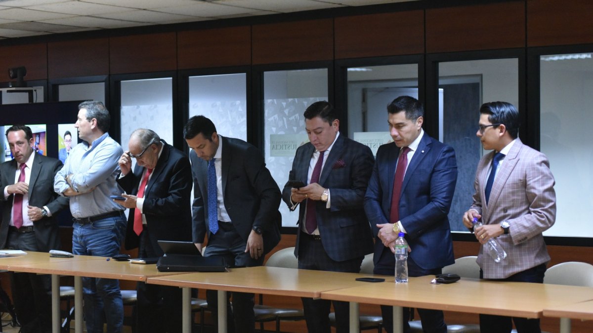 Diligencia. En la Corte Nacional se analizaron las medidas cautelares de los procesados en el caso Sinohydro. Asistieron sus abogados.