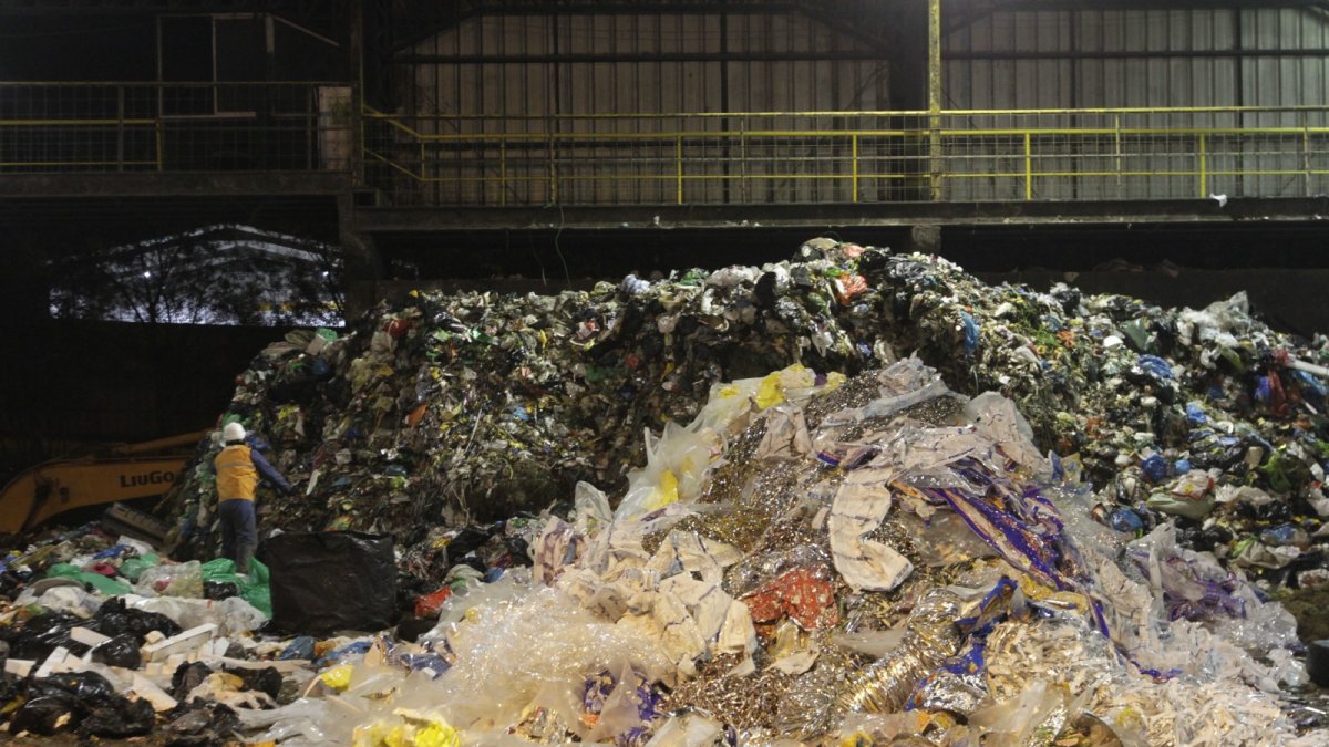 Acumulación. En las estaciones de transferencia se encontraron más de dos toneladas de basura sin procesar por cambio de autoridades.