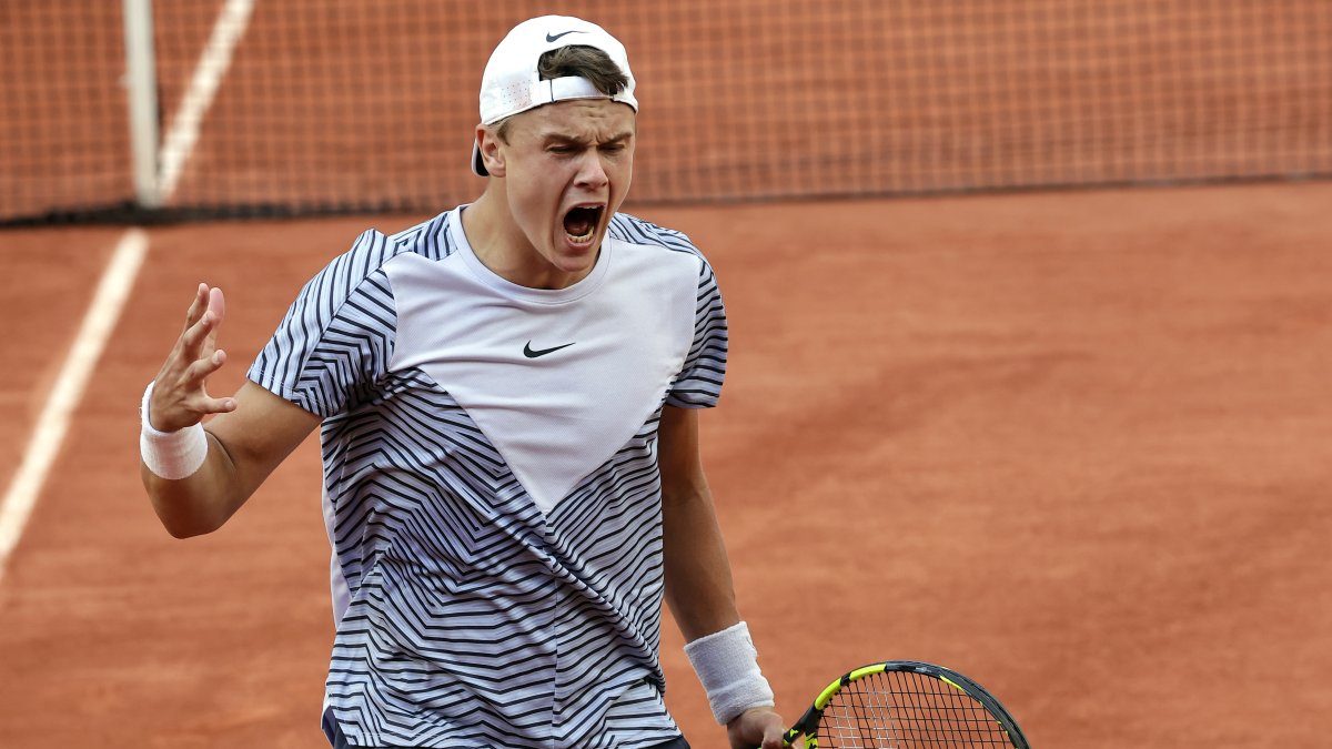 Holger Rune se impuso por 7-6 (3), 3-6, 6-4, 1-6 y 7-6 (7) a Cerúndolo en 4 horas.