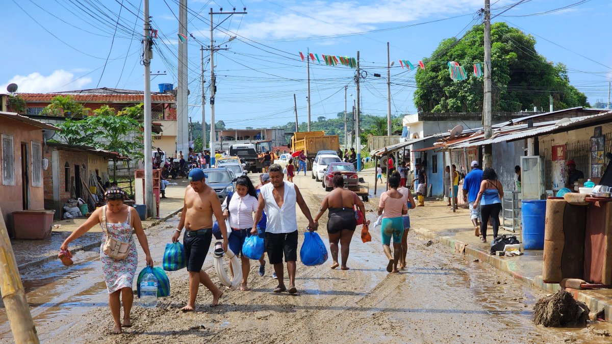 Familias recibieron ayudas estatales y de grupos que se acercaron a brindar víveres en las zonas afectadas