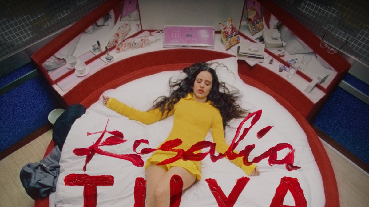 La portada del nuevo single de Rosalía 'Tuya' ha sido publicada por la artista en redes sociales.