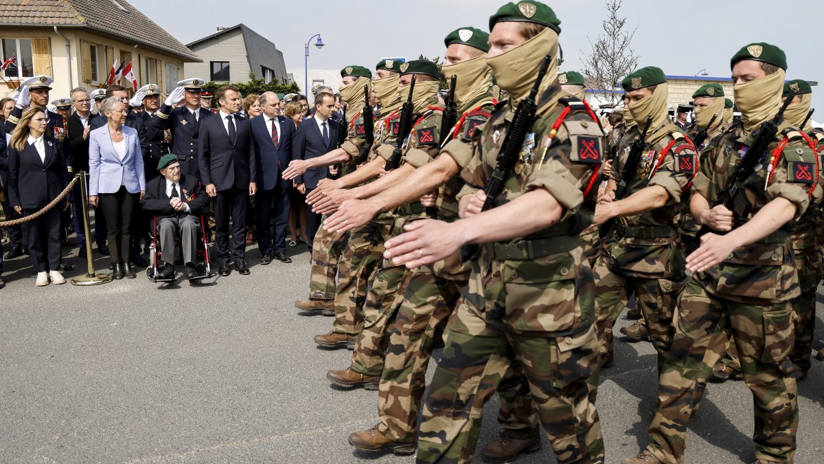 Desfile en homenaje a los 177 miembros franceses de la unidad de comando de Fusileros Marins 'Commando Kieffer', que participaron en el desembarco de Normandía, ocurrido hace 79 años.