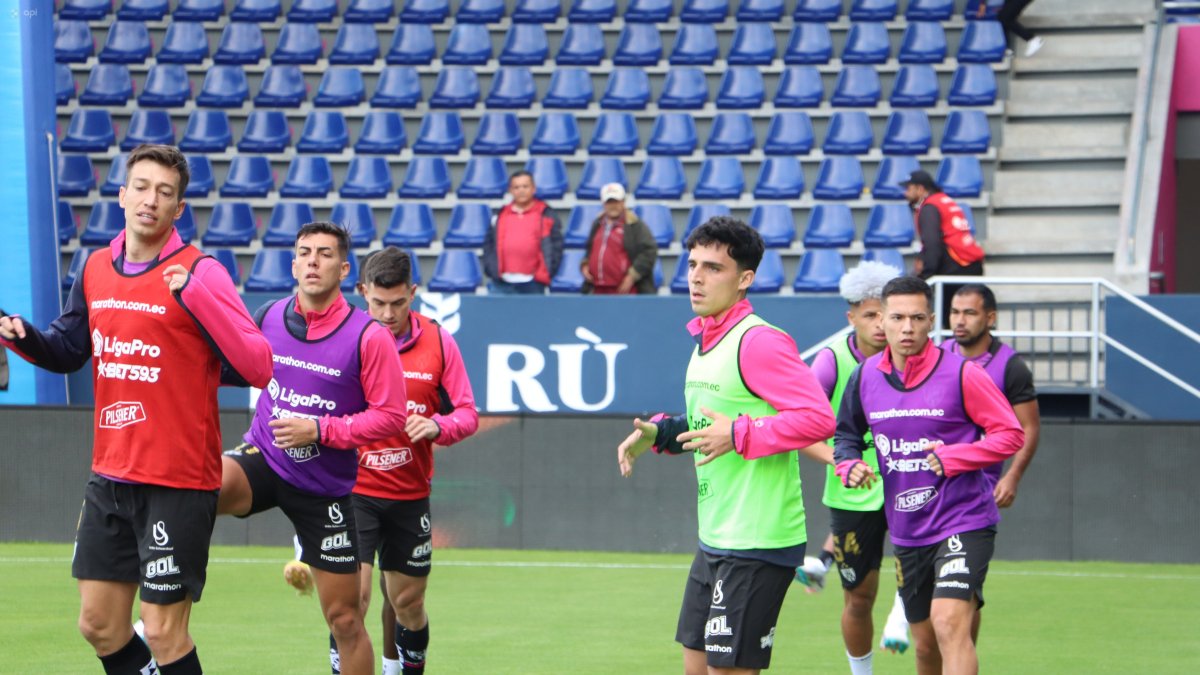 Los jugadores de Independiente del Valle están listos para el duelo copero.