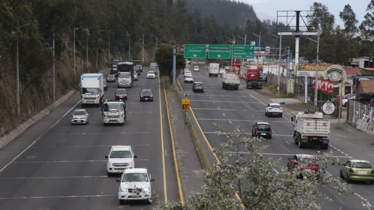 Control. En ambas avenidas los radares de velocidad son contados y están en tramos muy distantes, solo ahí frenan los conductores