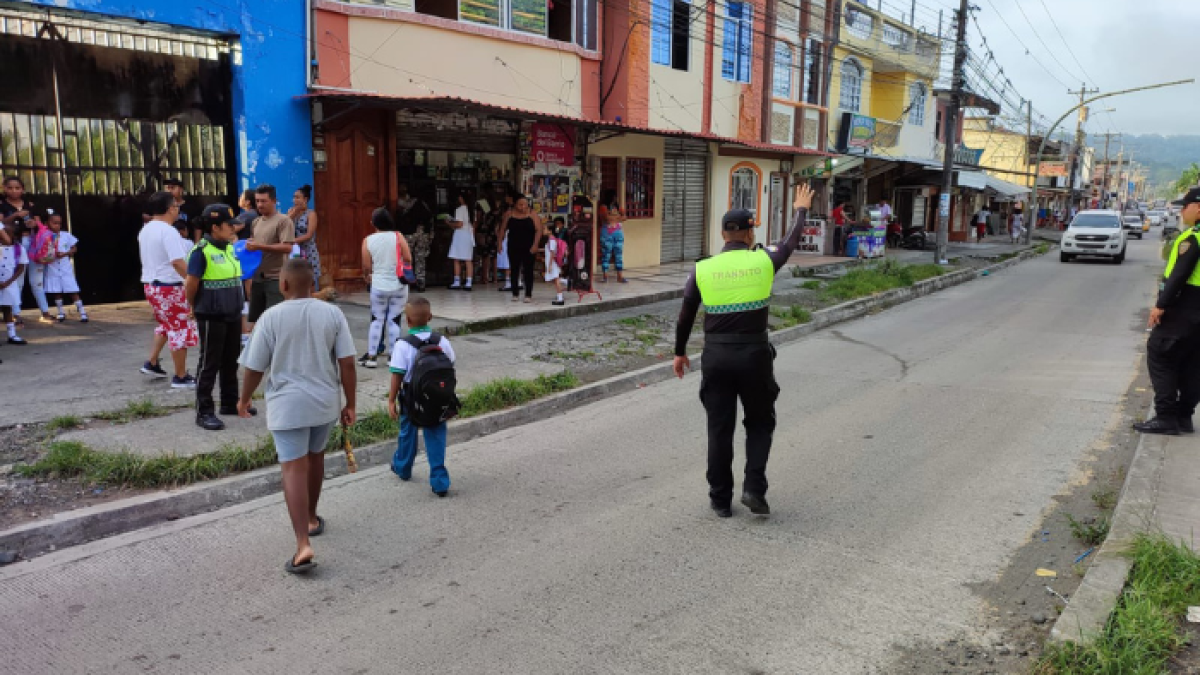 Esvial EP es la encargada del tránsito, transporte terrestre y seguridad vial de Esmeraldas.