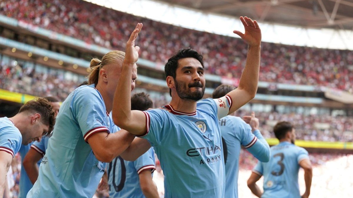 Gundongan (d) ya ha marcado en una final de Champions League. Fue en la edición de 2013, en la derrota por 2-1 de su entonces equipo Borussia Dortmund contra el Bayer Múnich.