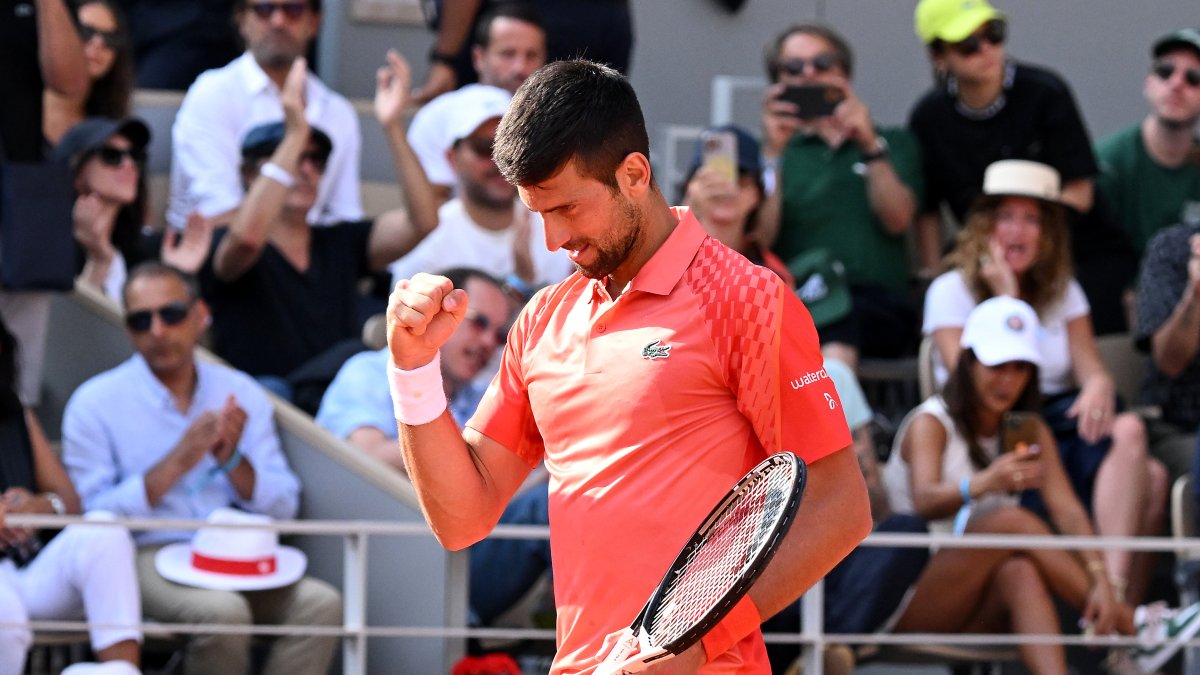 Nole aprovechó la lesión del #1 para vencerlo por 6-3, 5-7, 6-1 y 6-1.