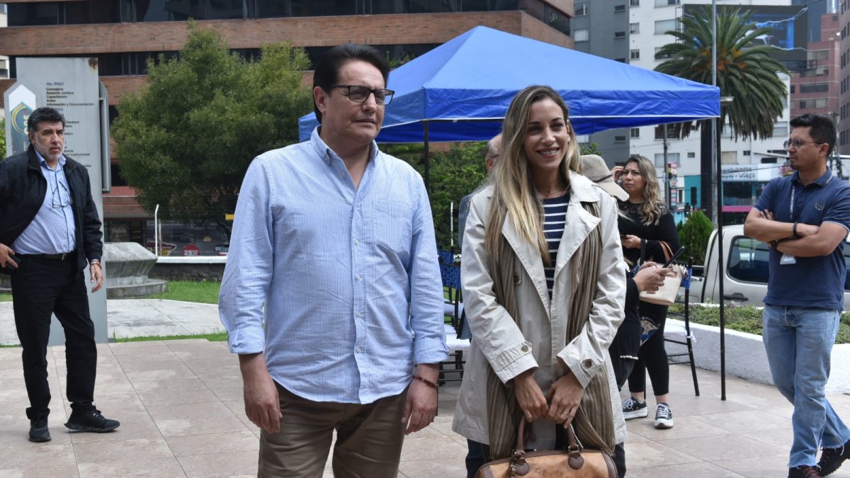 El candidato Villavicencio señaló que está listo para asumir el reto de dirigir un país y honrado de asumir el nuevo desafío.