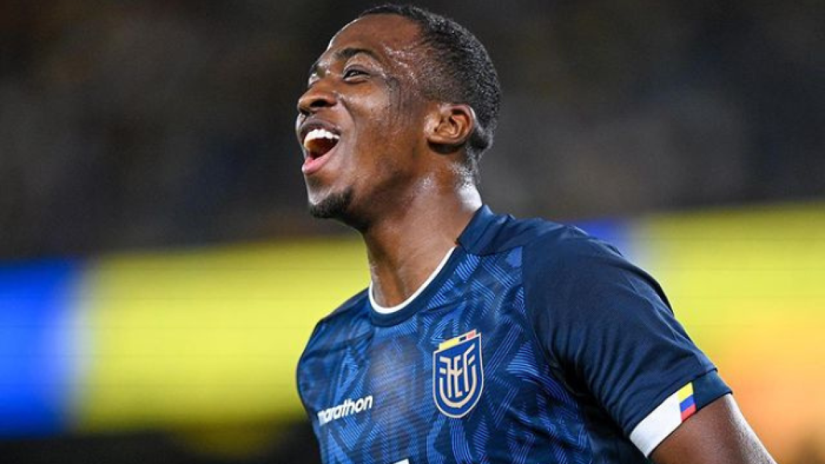 William Pacho se consagró campeón con el Royal Antwerp en la liga de Bélgica.