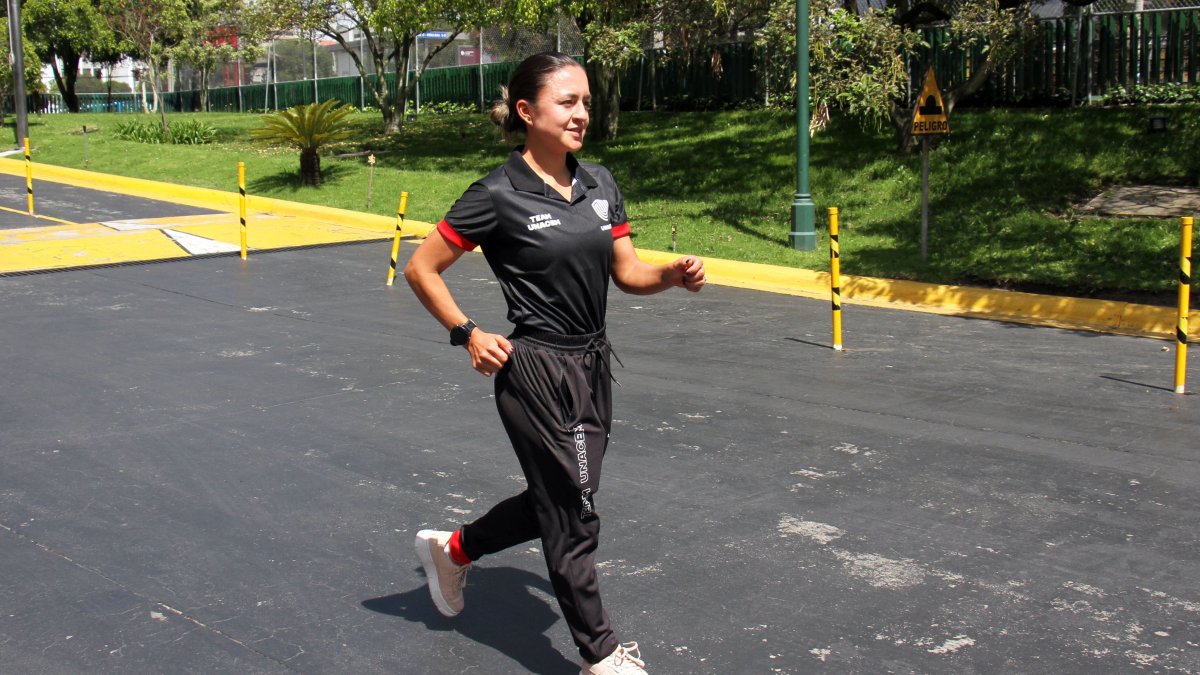 Glenda Morejón se entrena actualmente bajo la supervisión de Julio Chuqui. El 3 de junio alcanzó la marca mínima para París 2024.