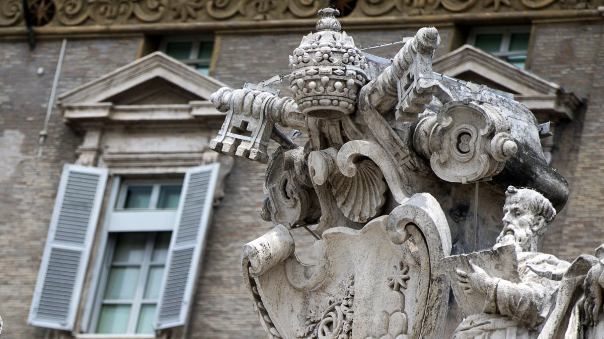 Sitio. Una vista de la ventana cerrada del Papa en el Palacio Apostólico en la plaza de San Pedro.