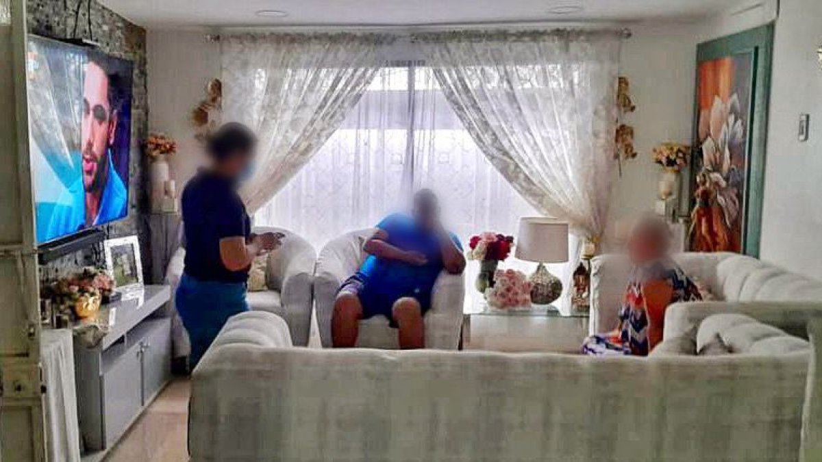 Una de las fotografías que compartió la Fiscalía sobre los allanamientos.