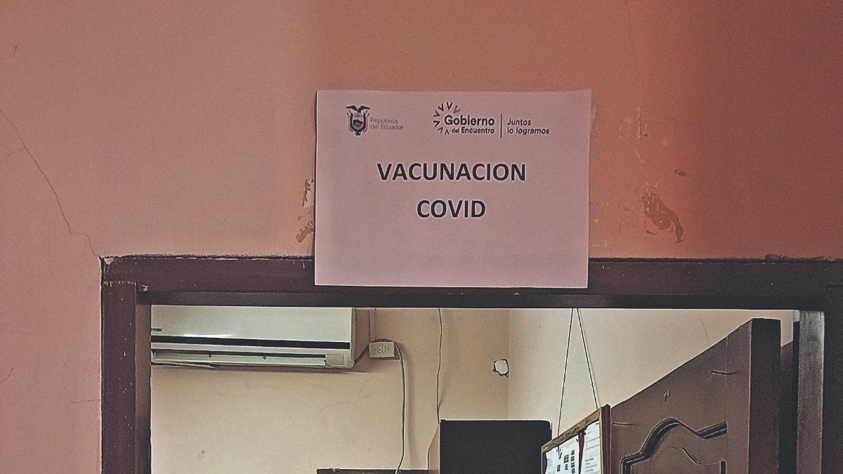 Prevención. En diciembre, Salud vacunó contra la COVID-19 e influenza.