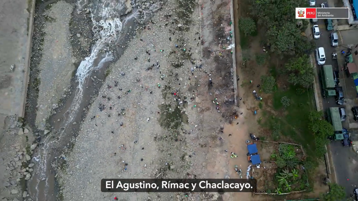 Por otro lado, se realizan grandes mingas de limpieza para descontaminar los suelos.