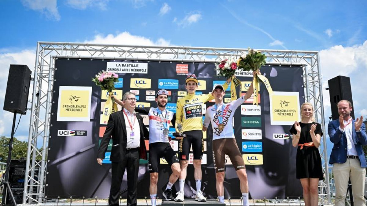 El ciclista Jonas Vingegaard coronado como monarca del Dauphiné.