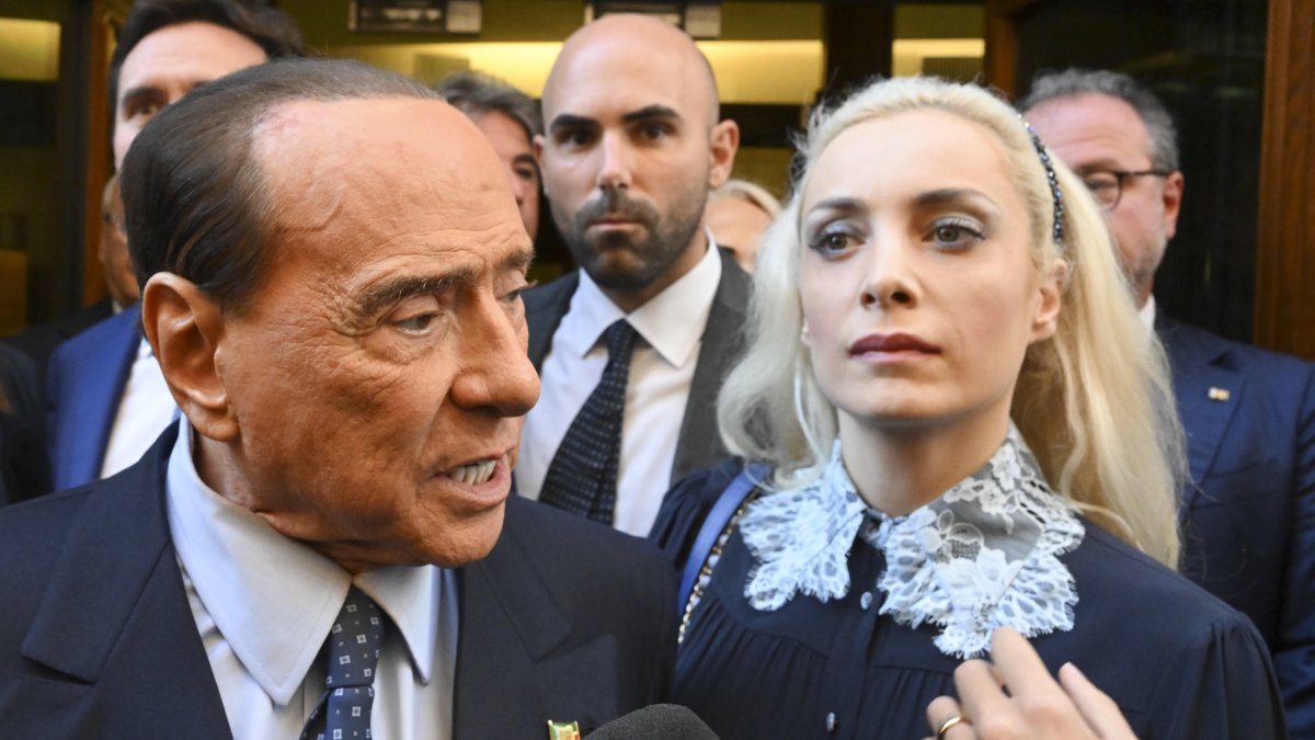 A pesar de la edad, Silvio Berlusconi ha mantenido las riendas del partido que fundó en 1993