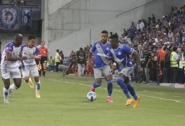 Emelec Vs Gualaceo El Primer Tiempo Finaliza Sin Goles En El Capwell 9175