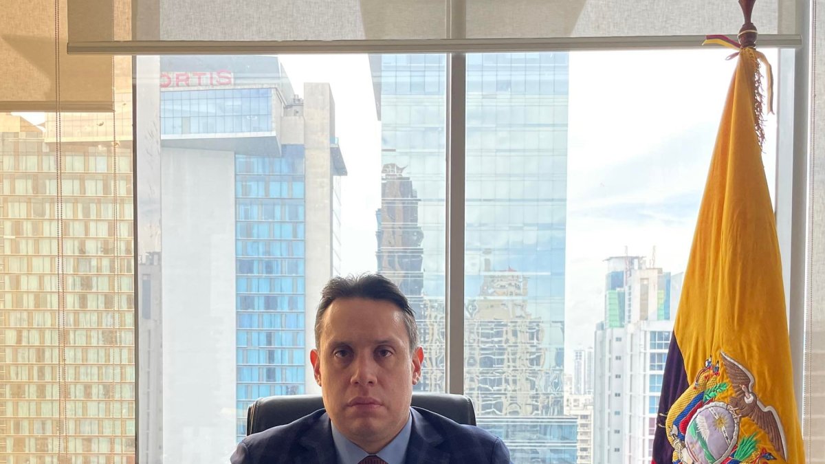 El abogado Enrique Gómez Guerra presentó este martes un escrito en el que se defendió de las acusaciones, su último cargo fue Jefe Adjunto de Misiòn Embajada de Ecuador en Panamá.