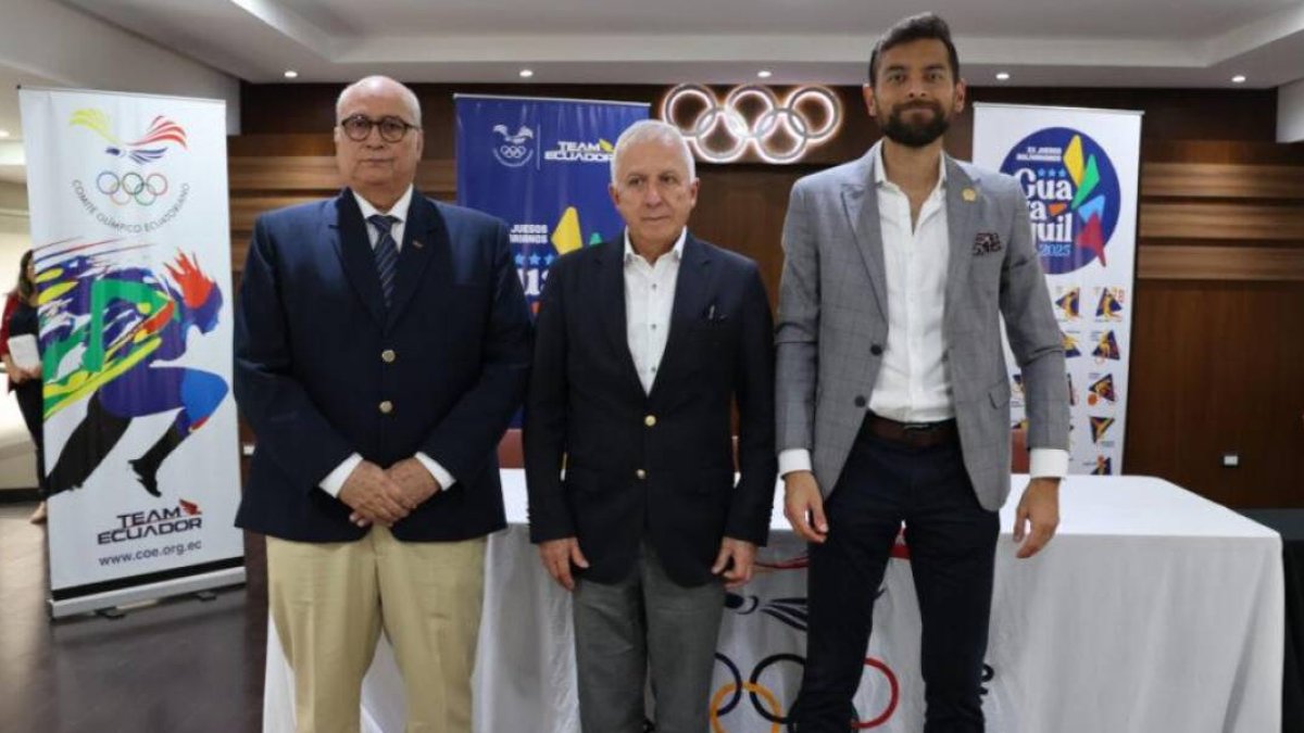 Foto de 2021, cuando se aprobó la candidatura de Guayaquil como sede 2025. Jorge Delgado, presidente del COE (i), Baltazar Medina, titular de Odebo y Sebastián Palacios, ministro de Deportes.