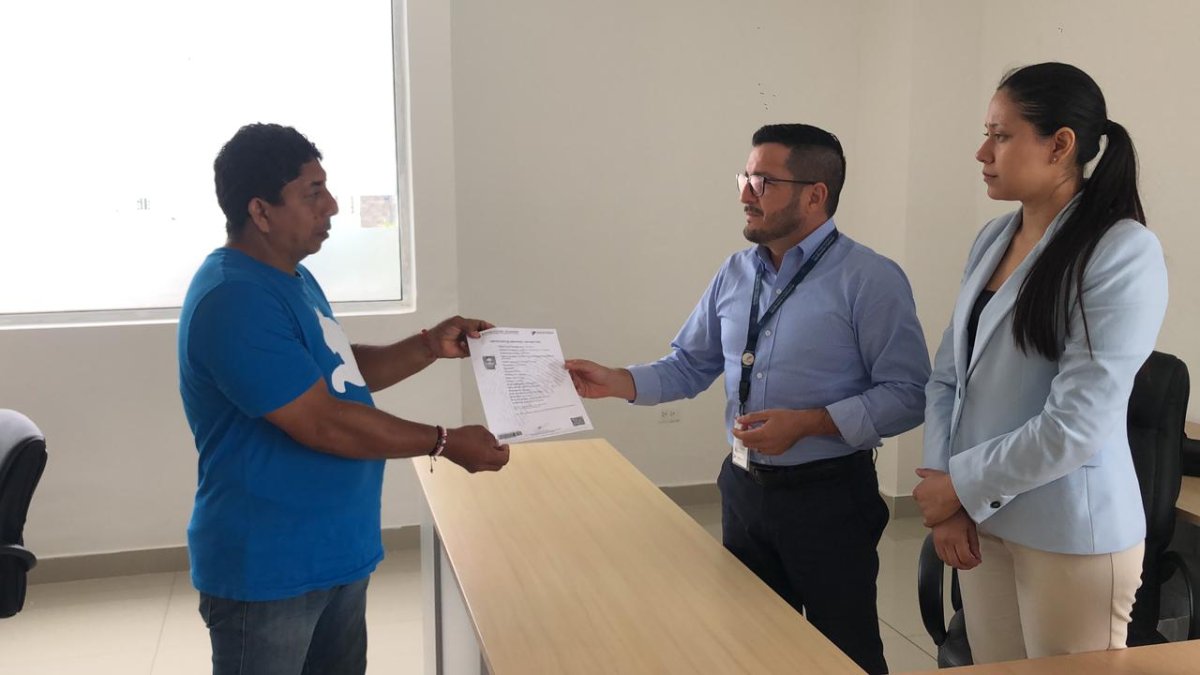 Entre los trabajadores de la delegación hicieron una colecta para cubrir el costo de una especie.