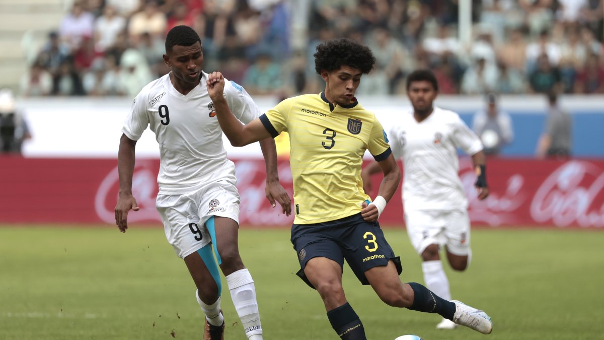 Christian García (c) fue una de las figuras que tuvo Ecuador, en el Mundial sub-20.