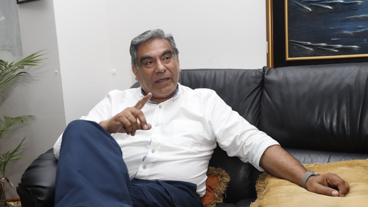 Dennis Díaz es es el presidente del Colegio de Arquitectos del Guayas y vicepresidente del Colegio de Arquitectos del Ecuador.