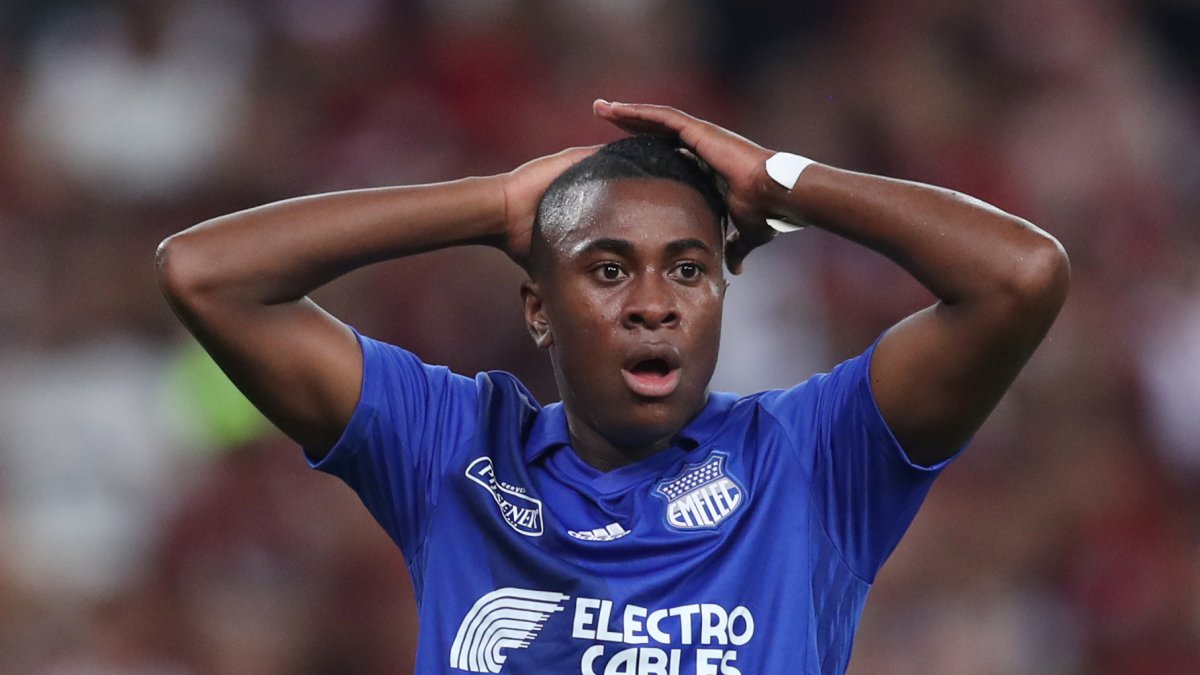 Bryan Carabalí sufrió una distensión en la pierna derecha.