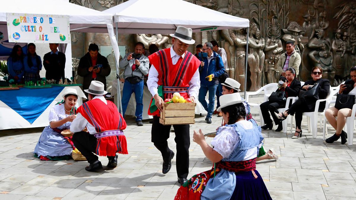 Actividad. Una representación de la fiesta tras el anuncio del programa.