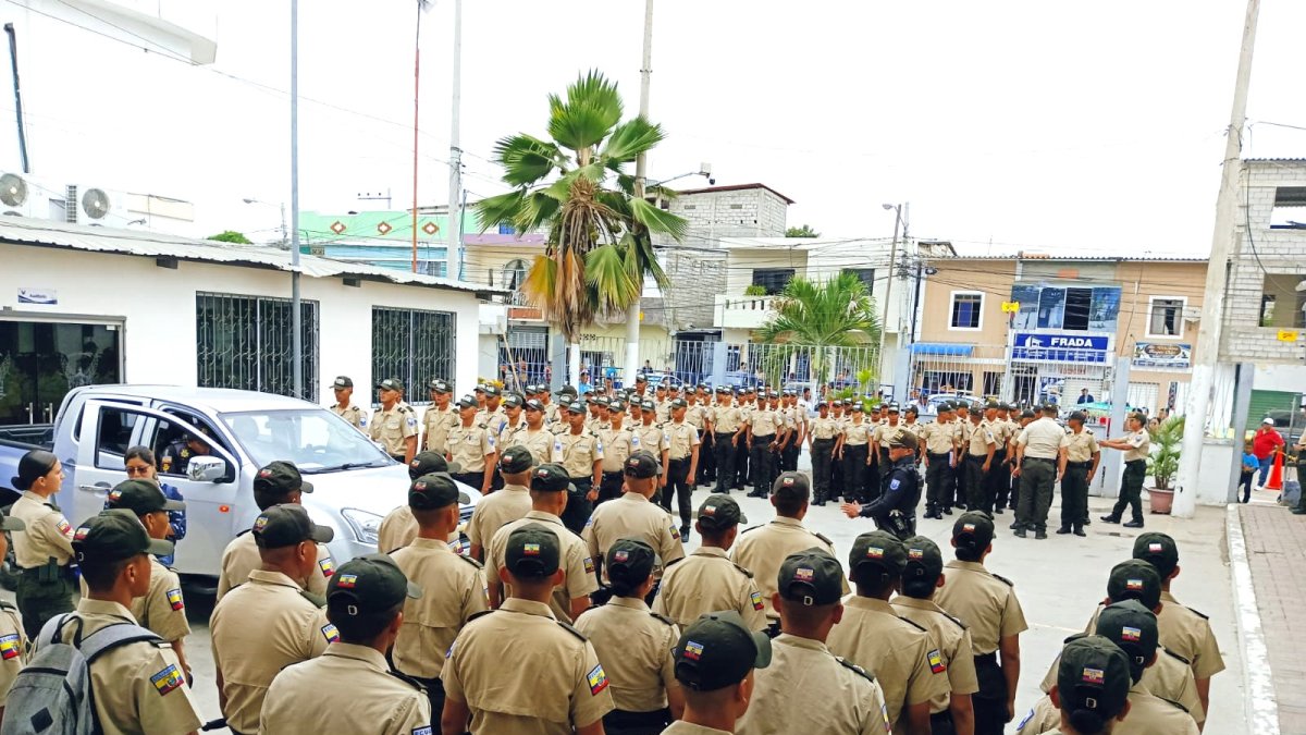 Los nuevos elementos policiales serán distribuidos en los diferentes puntos urbanos de la provincia de Santa Elena.