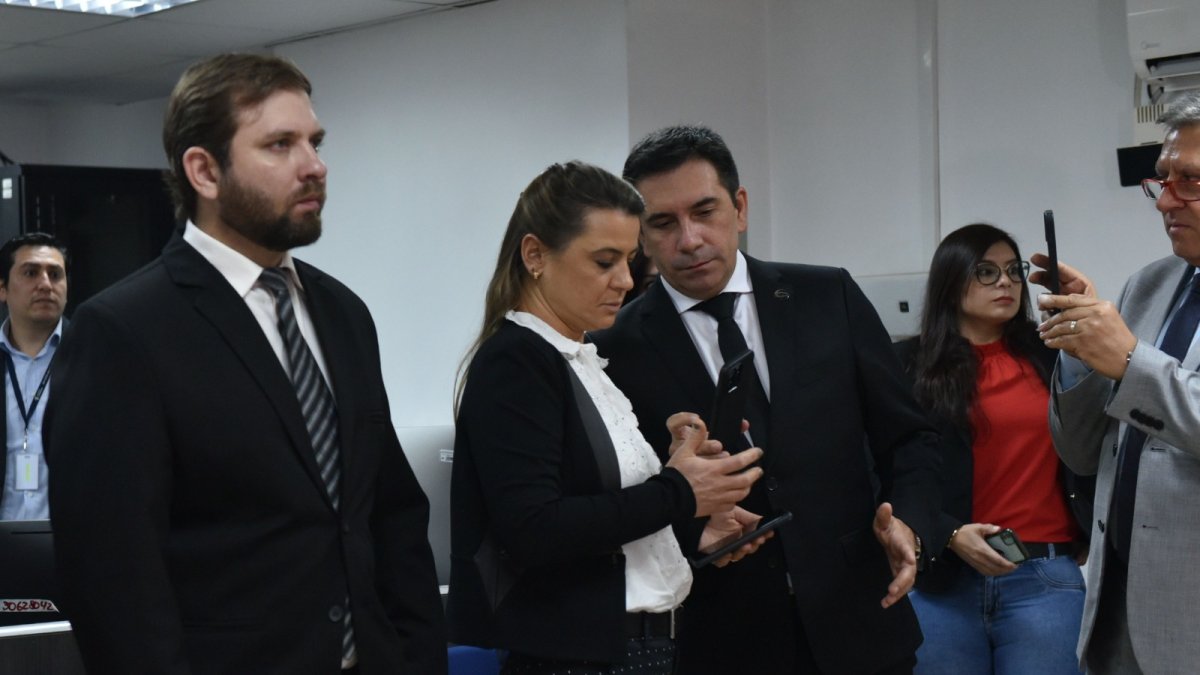 Trabajo. La Corte Constitucional ordenó conformar una comisión para reconstruir el tercer producto perdido.