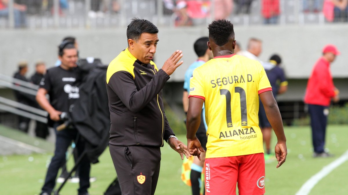 César Farías ganó la LigaPro 2022 con Aucas. Este semestre tuvo una irregular campaña.