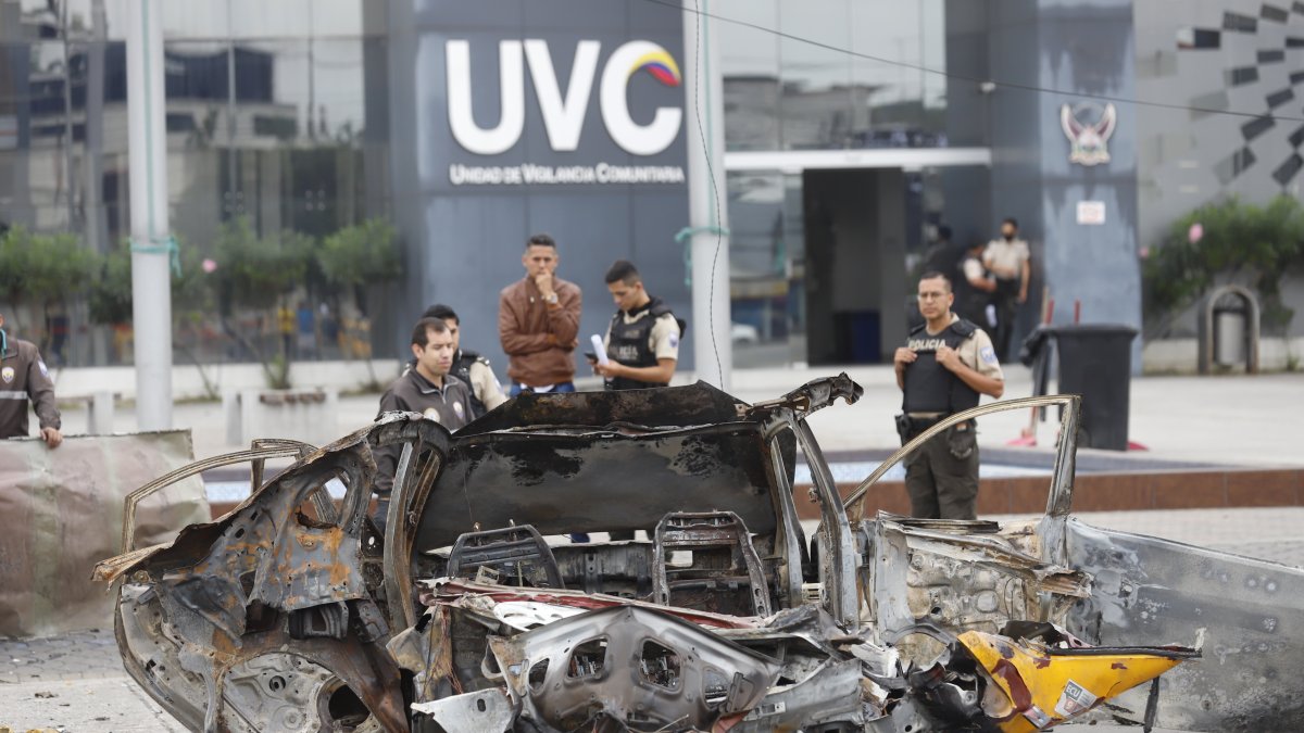 Dato. Casi un año después se sentenció a 10 años de cárcel a dos ciudadanos por la explosión de un coche bomba en los exteriores de un UVC