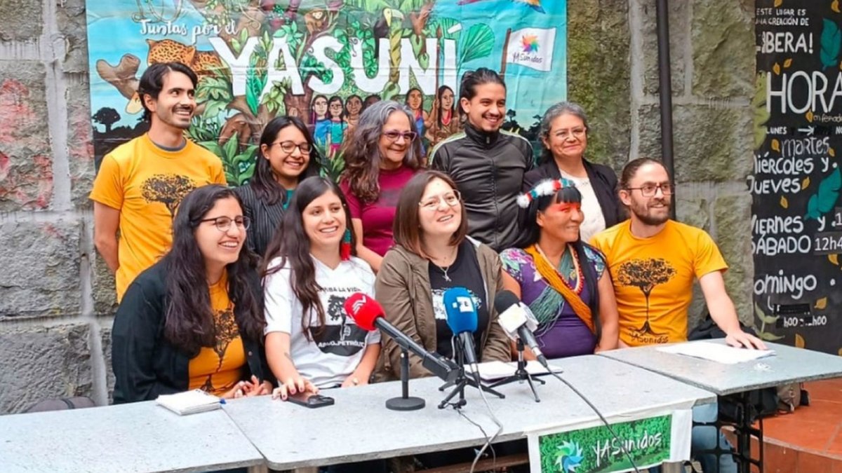 El colectivo Yasunidos impulsa la consulta que busca dejar en tierra el petróleo en el campo ITT.