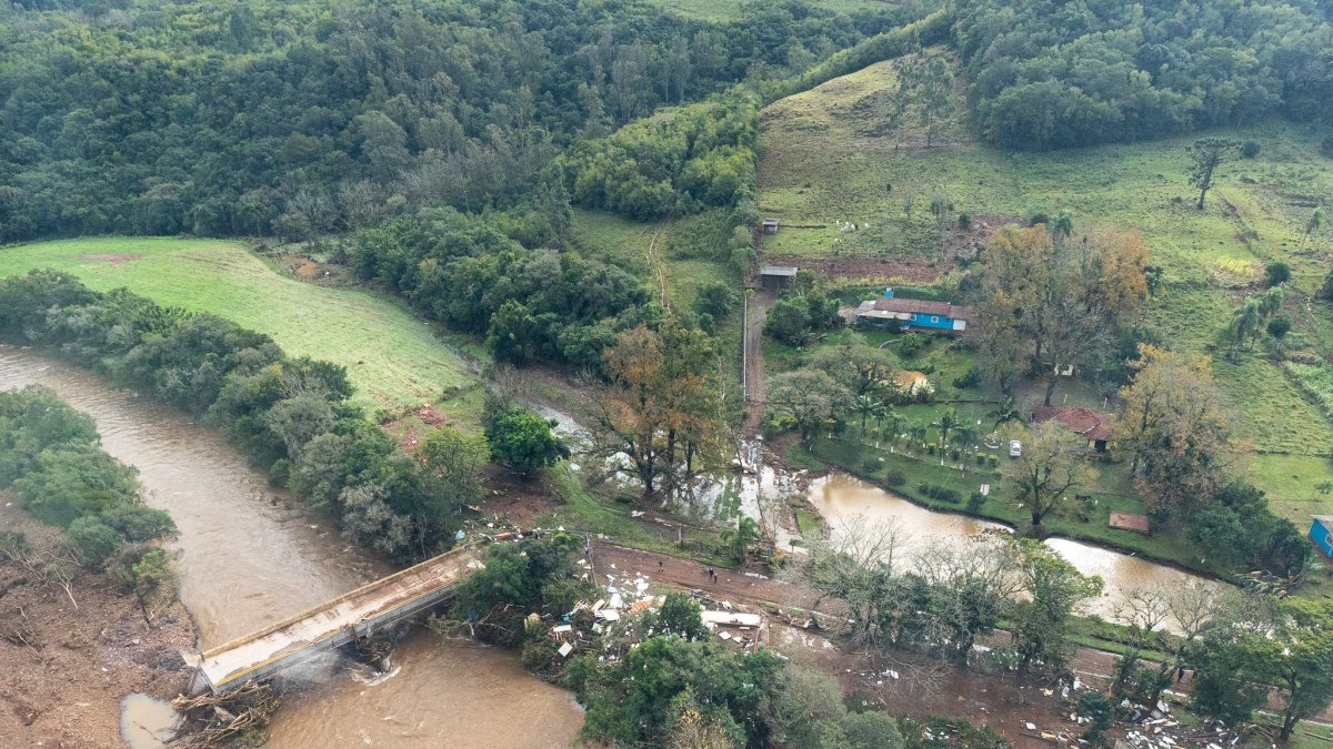Brasil. Algunas zonas del Municipio de Caraá quedaron devastadas. Casas y puentes destruidos.
