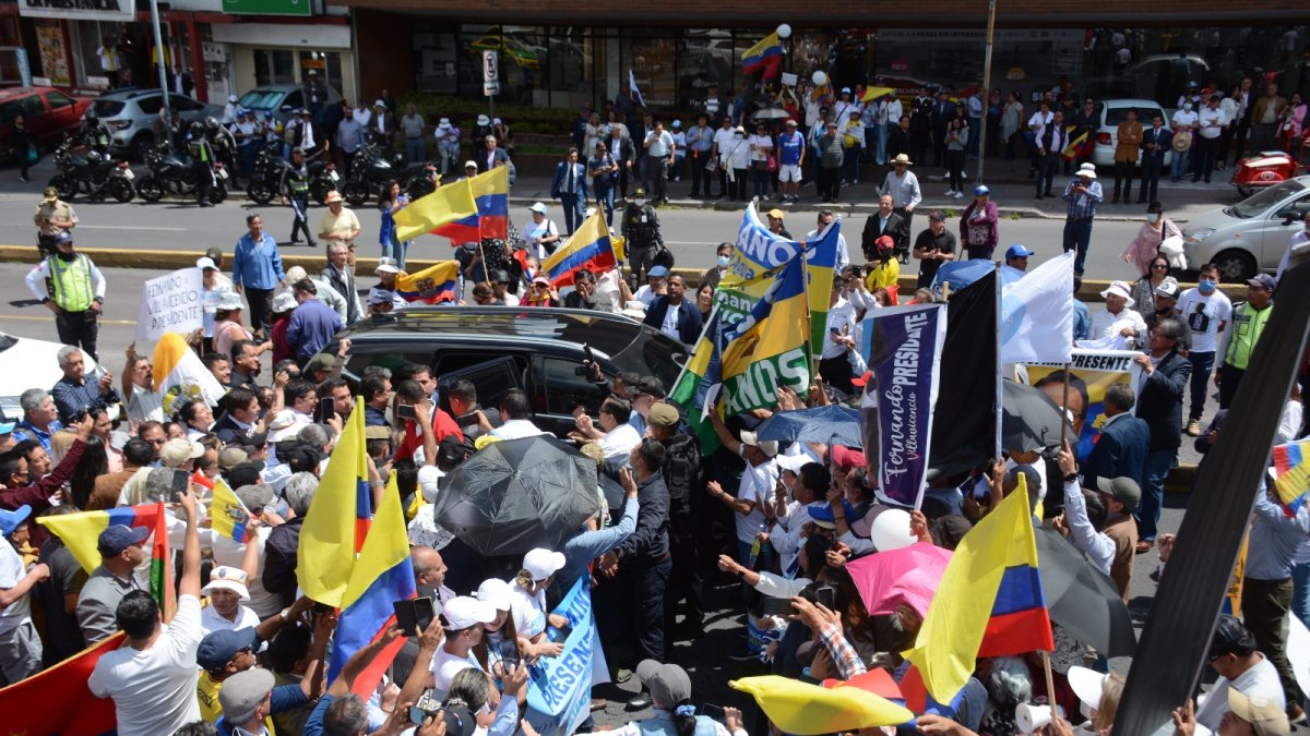 A inicios de semana la mayoría de aspirantes a llegar a Carondelet llegaron al CNE a inscribir sus candidaturas.