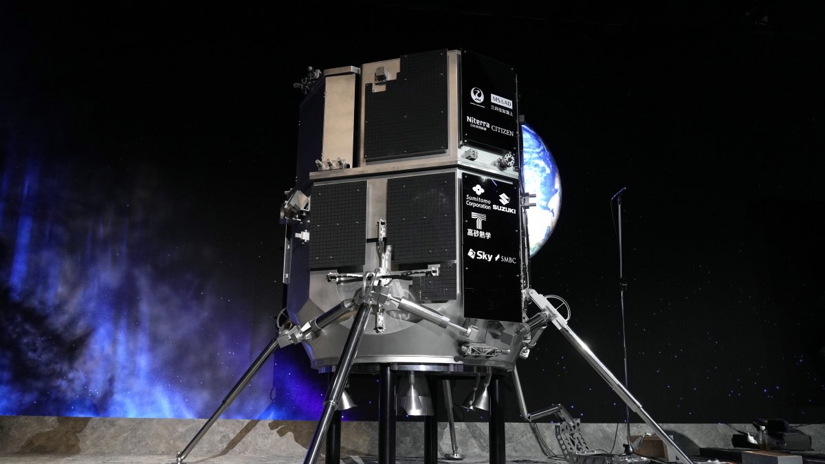 El Gobierno japonés promete, además, reforzar la colaboración entre el Ministerio de Defensa y la Agencia de Exploración Aeroespacial nacional (JAXA)