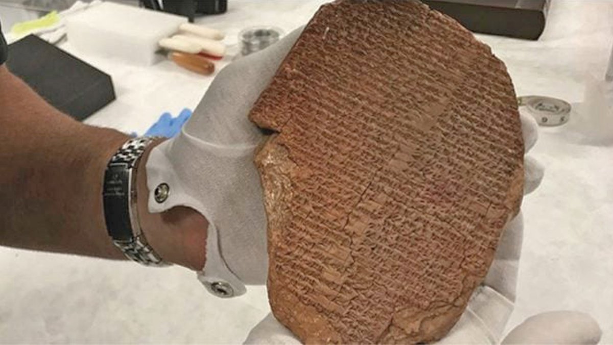 La tablilla recuperada tiene una leyenda con 