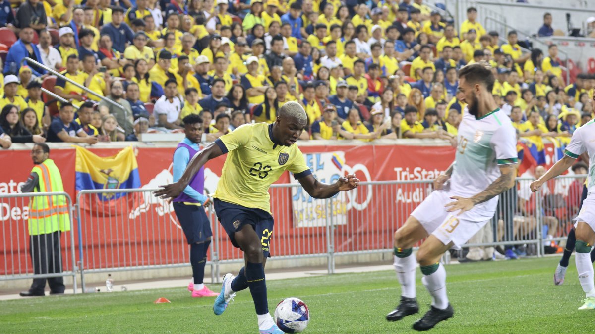 El volante Moisés Caicedo fue el encargado de generar las jugadas para los delanteros, pero no encontró espacios para poder filtrar pases para los delanteros.