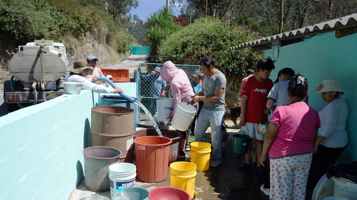 Los moradores del sector siguieron recibiendo este 18 de junio de 2023 el agua a través de tanqueros.