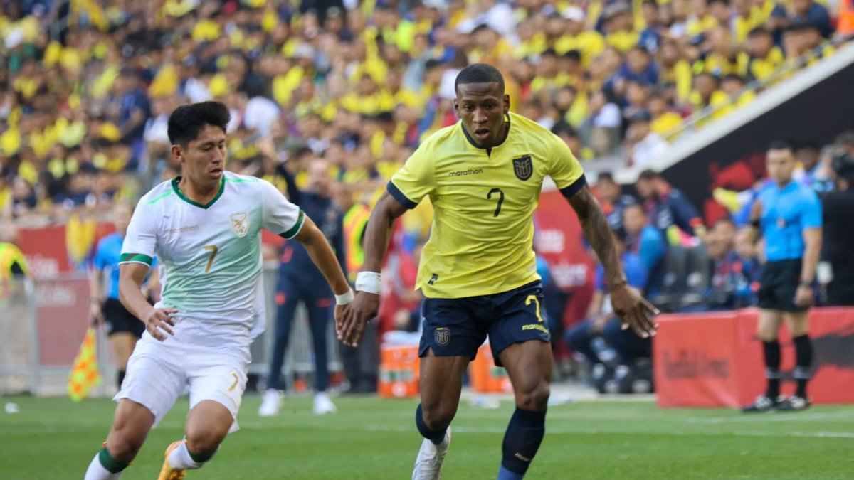 La Tri enfrentará al conjunto costarricense luego de un gran despliegue jugando con línea de tres ante Bolivia y con una impecable actuación de Pervis Estupiñán por la banda derecha.