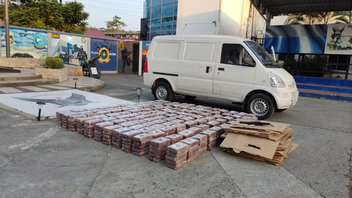 598 kilos fueron encontrados dentro de la furgoneta.