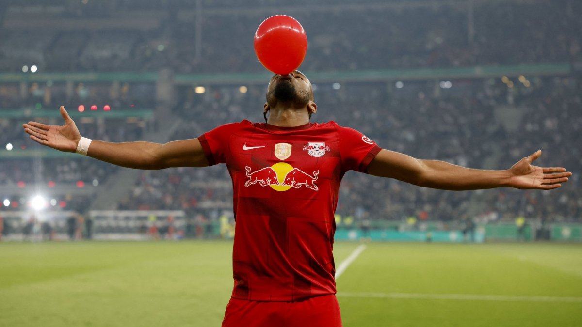 El mediocampista galo viene de jugar la Bundesliga con el RB Leipzig.