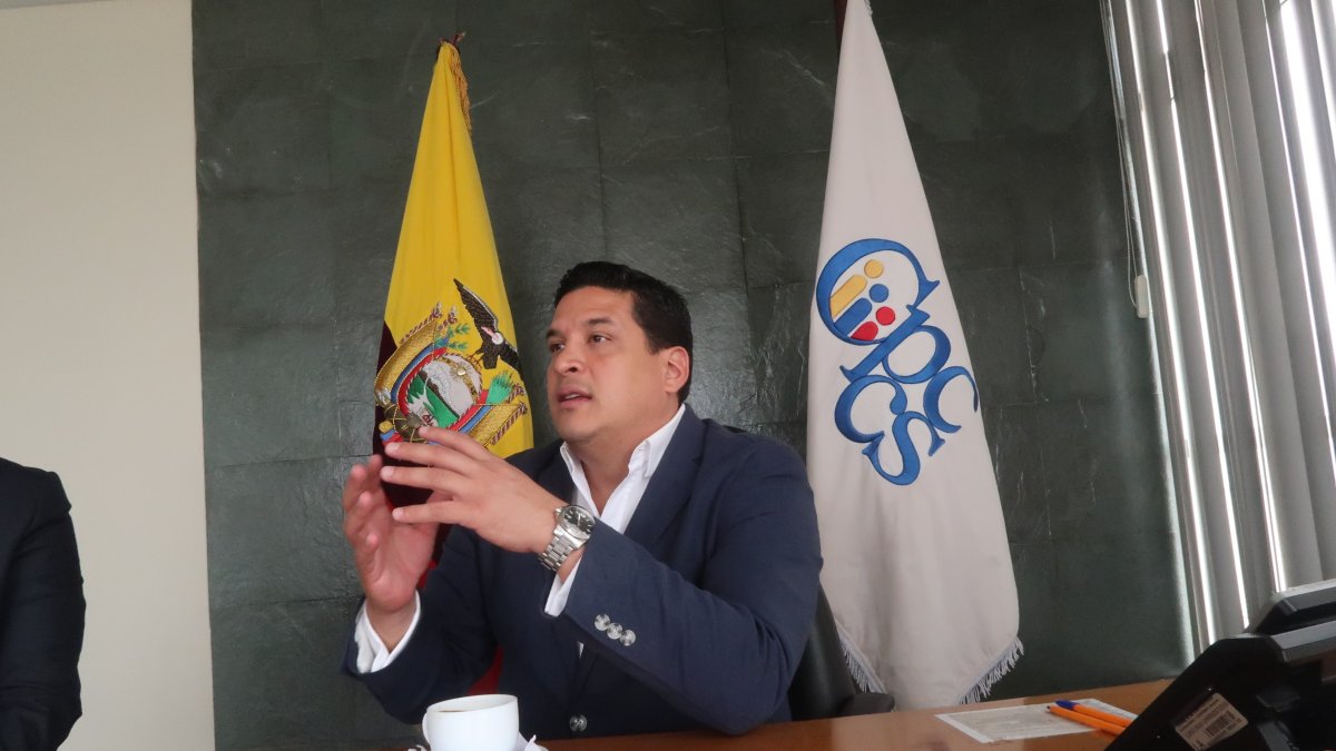 Alembert Vera es Doctor en Derecho y patrocinó legalmente al expresidente Rafael Correa en el caso El Universo.