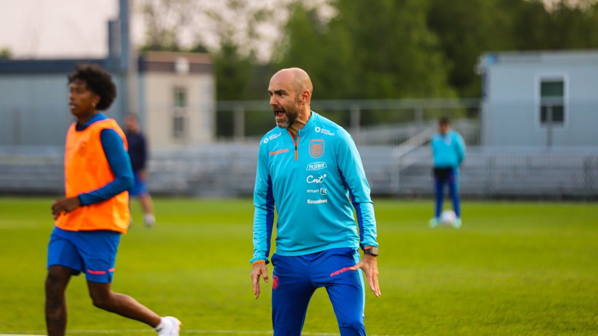 El estratega español Félix Sánchez tendrá en septiembre su primer gran examen con la Tricolor, en el arranque de las eliminatorias ante Argentina y Uruguay.
