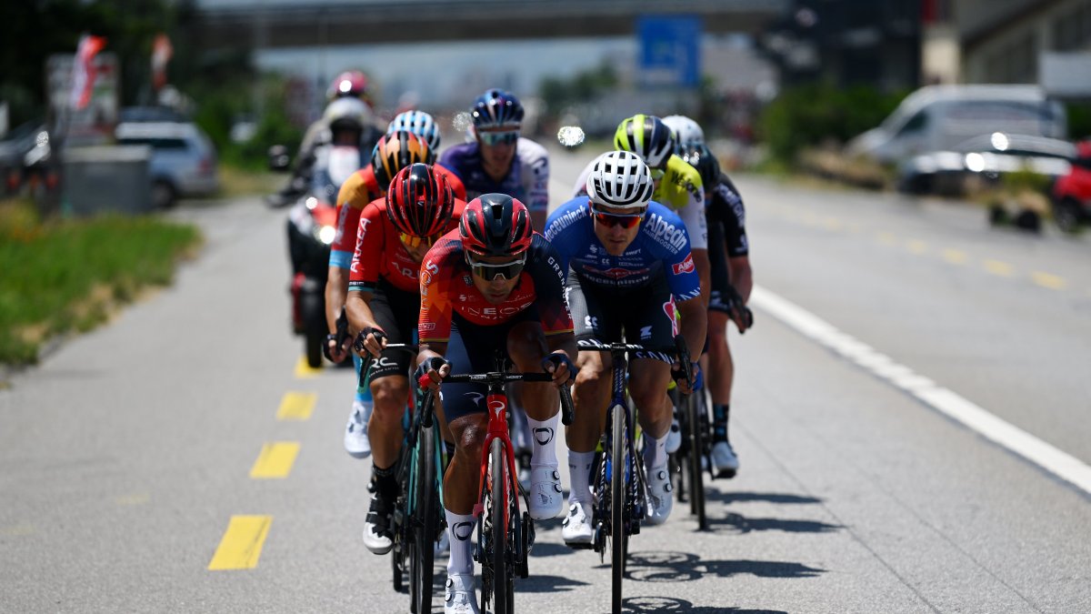 Jhonatan c) calificó de positivo su primer semestre de competencias en Europa.