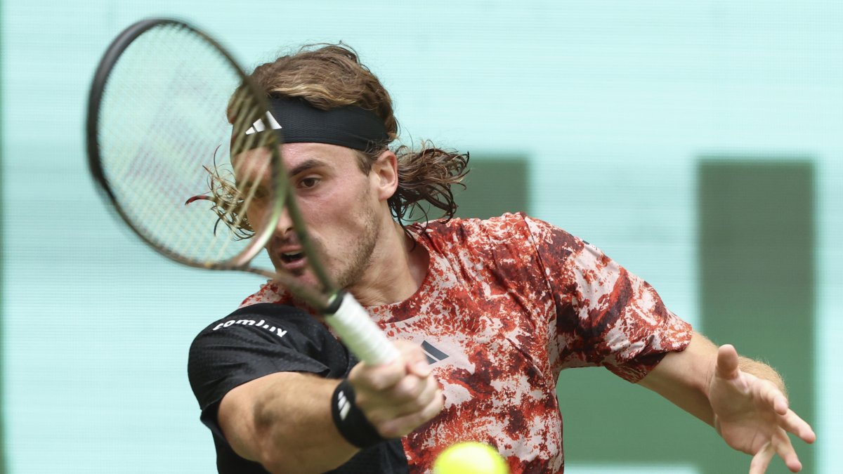 El chileno se impuso al griego por parciales de 7-6 (7) y 7-5. Ahora se medirá frente a Zverev, a quien  derrotó hace menos de un mes en Ginebra.